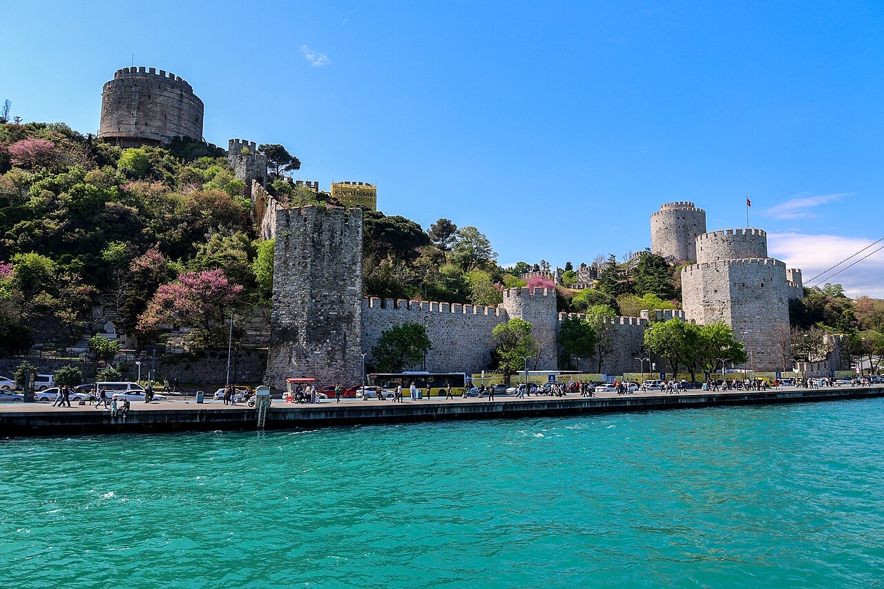 Rumeli Fortress on the Istanbul Bosphorus drive driving route