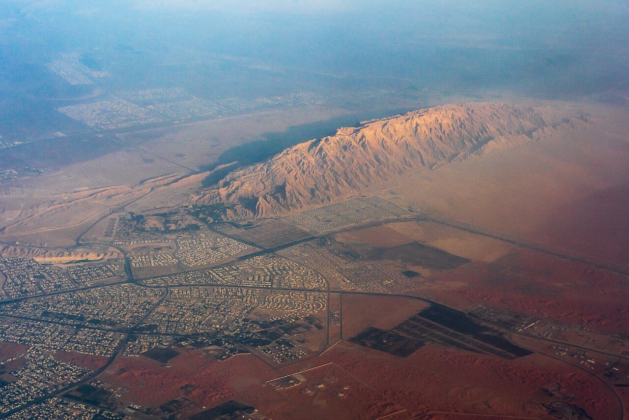 Jebel Hafeet viewpoint on the Al Ain oasis and Jebel Hafeet driving route