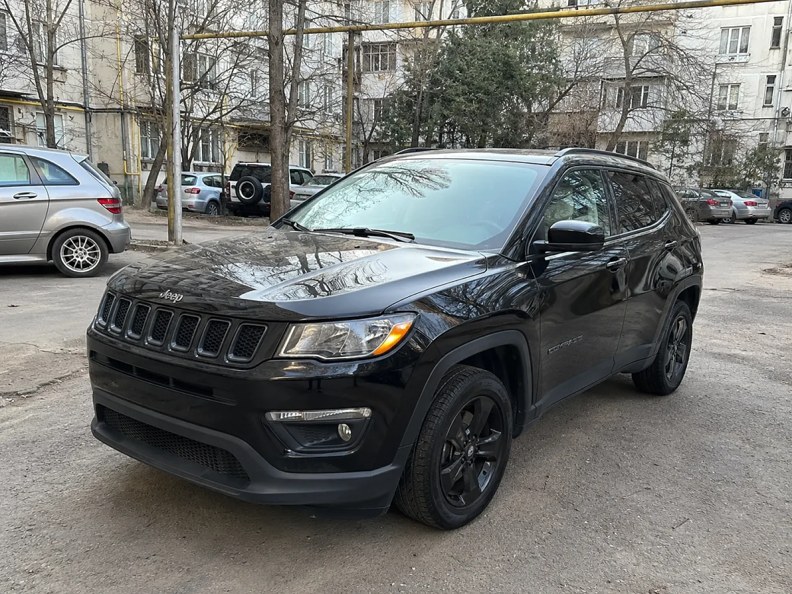 Jeep Compass vehicle photo