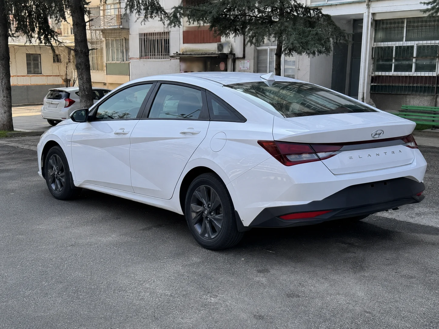 Hyundai Elantra 3