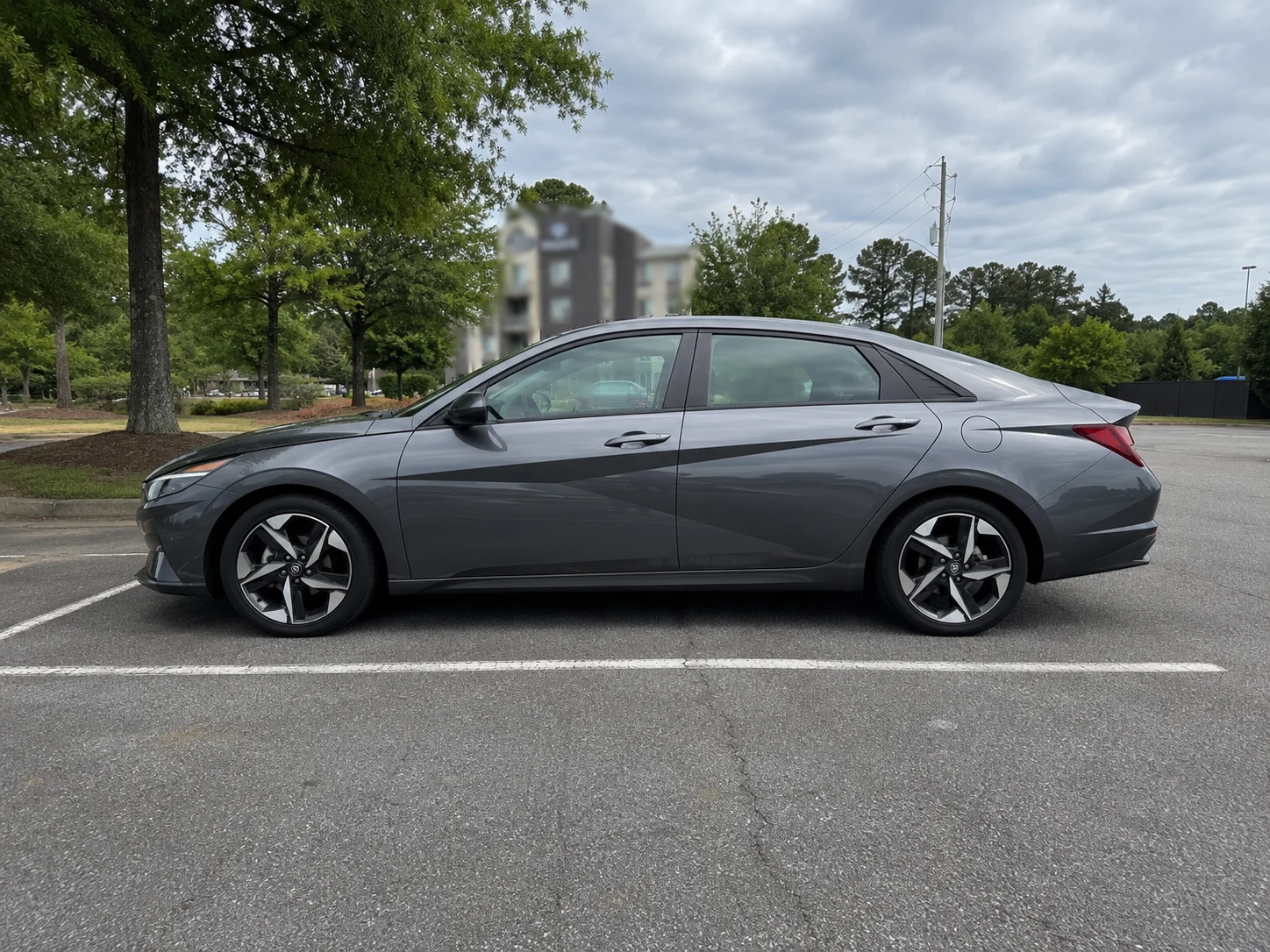 Hyundai Elantra 2