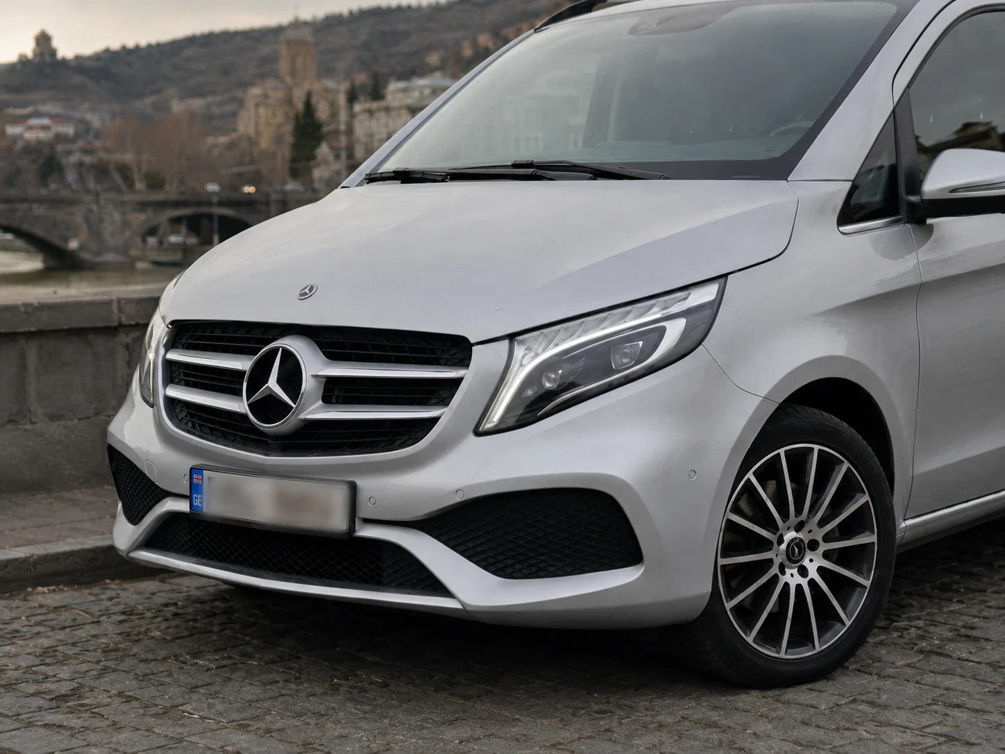 Mercedes-Benz V-Class 4