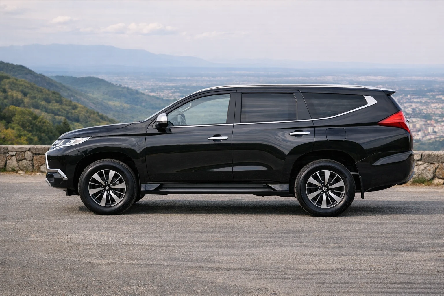 Mitsubishi Pajero Sport 2